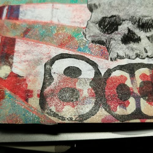 the 8 is also a foam print but het skull is a transfer