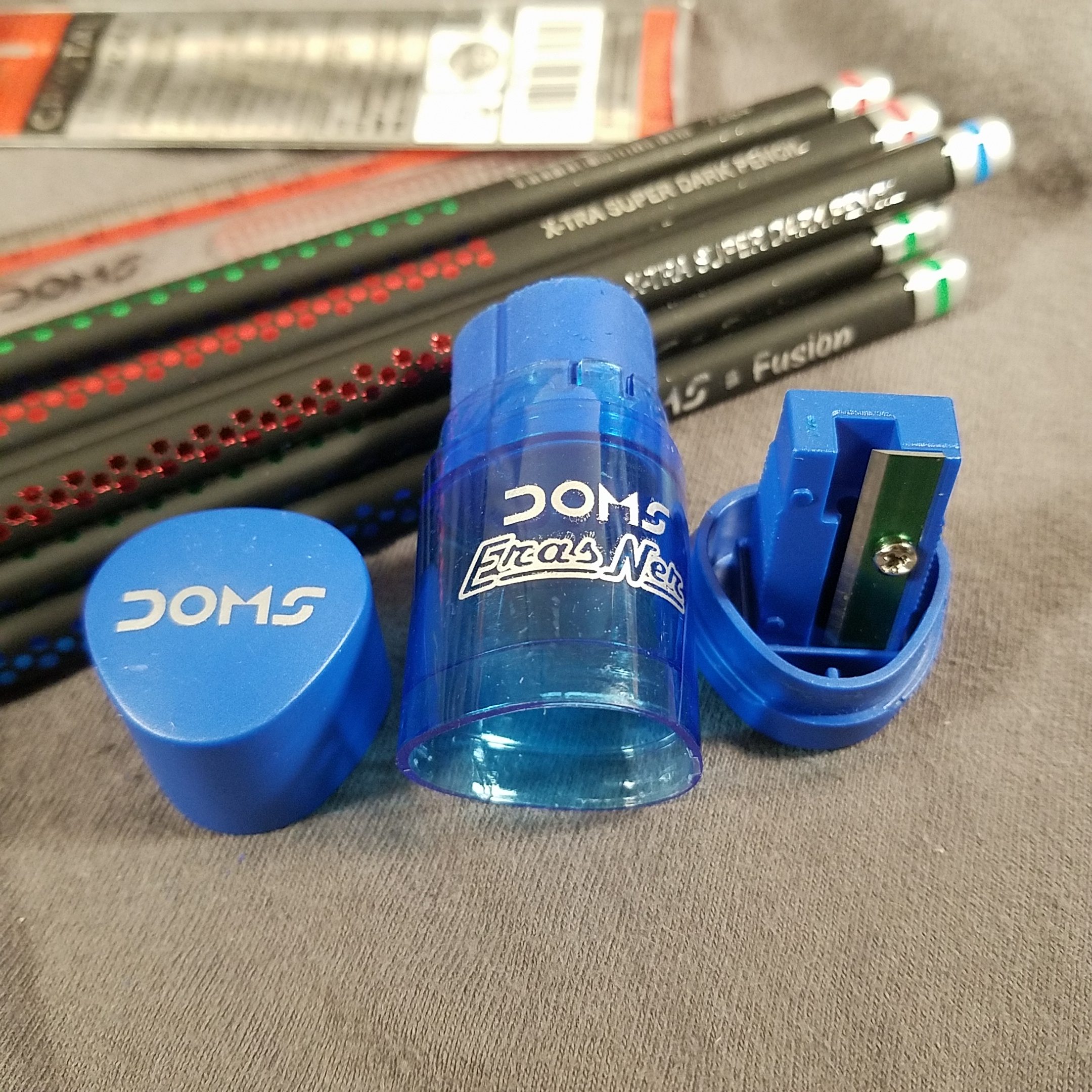 Pencil Review: DOMS X1 – Polar Pencil Pusher