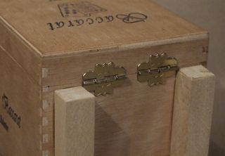 How to Build a Pochade Box from a Cigar Box